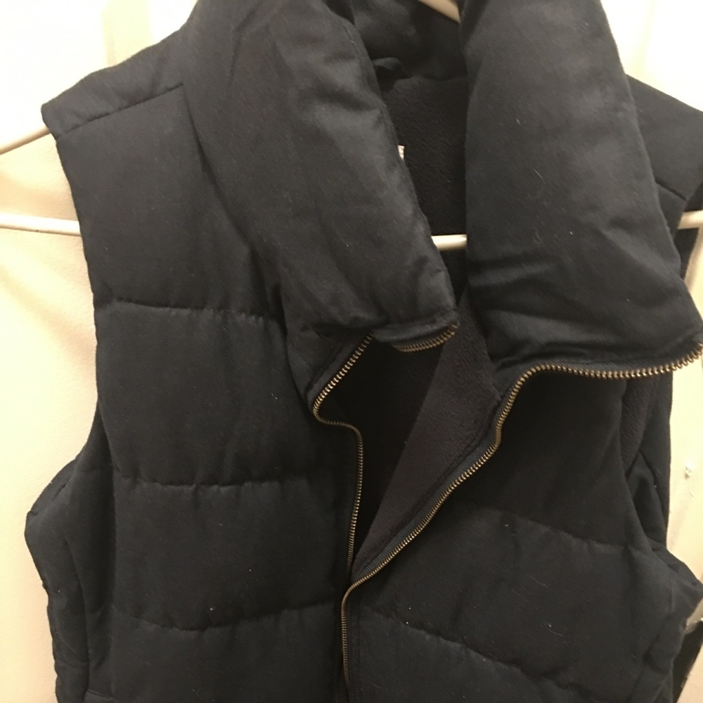 Women’s puffy vest